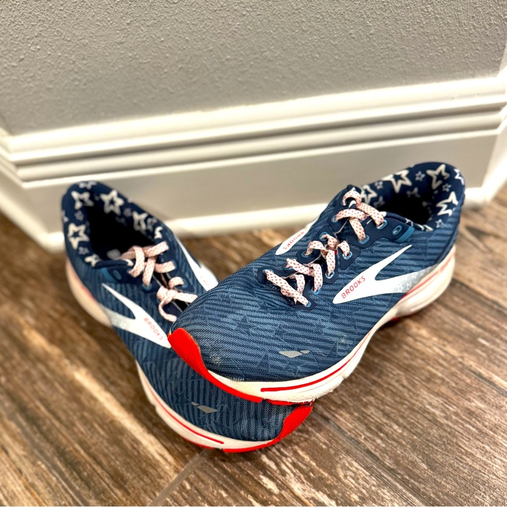 Brooks Men’s 11.5 Ghost sneakers USA edition